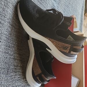 New Balance Black and Tan Athletic Shoes